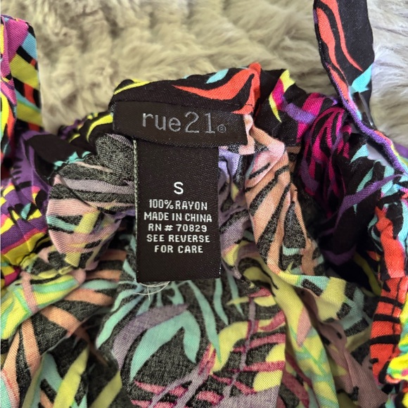 Rue21 Vibrant Multicolor Leaf Dress - Picture 5 of 5